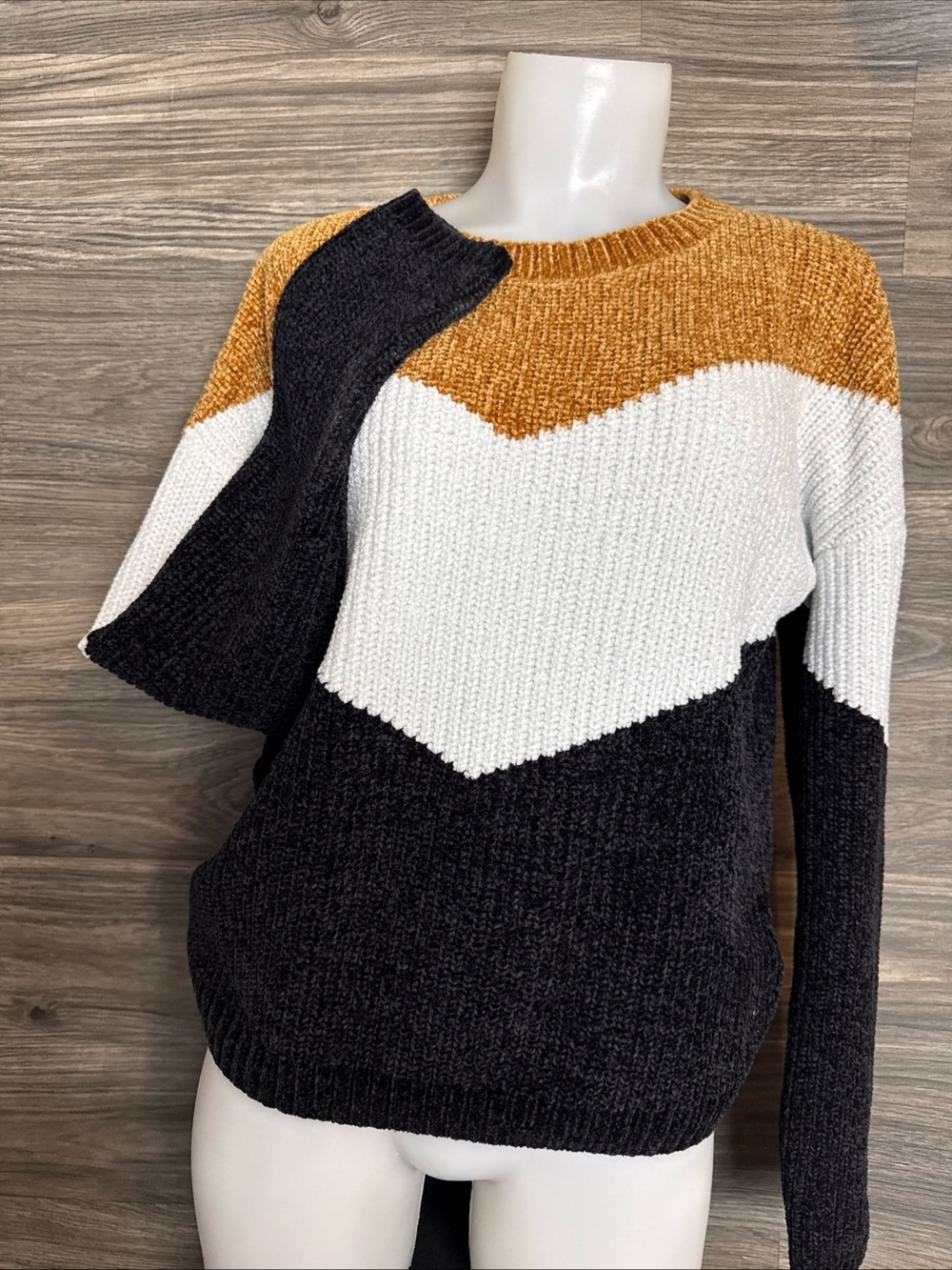 Ripzone Colorblock Chevron Crewneck soft knit Sweater - Mustard, White, Black M - Picture 3 of 11